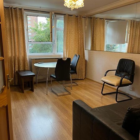 1 Bedroom Flat Close To City With Free Parking Arrangement Londres Exterior foto