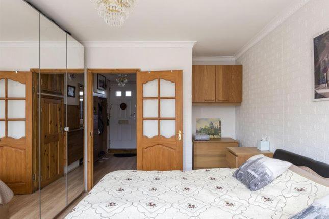 1 Bedroom Flat Close To City With Free Parking Arrangement Londres Exterior foto