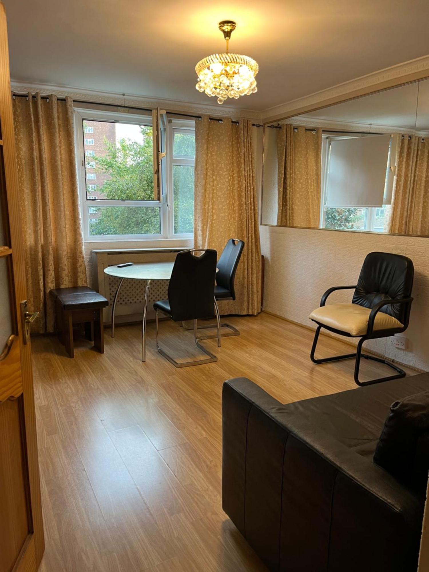 1 Bedroom Flat Close To City With Free Parking Arrangement Londres Exterior foto